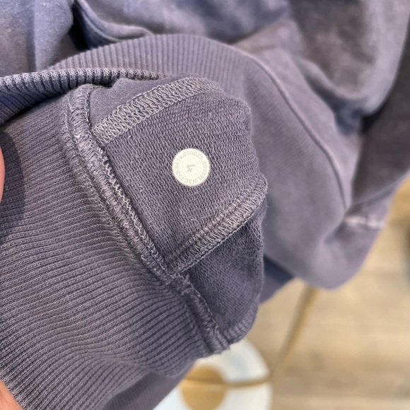 Lululemon scuba crew neck - Picture 4 of 4